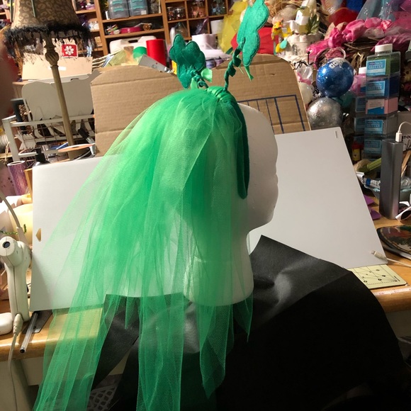 Kiss me I’m Irish Headband - Picture 3 of 3